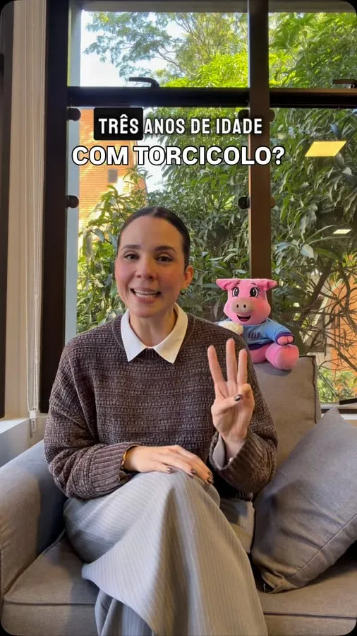 Vídeo: três anos de idade com torcicolo?